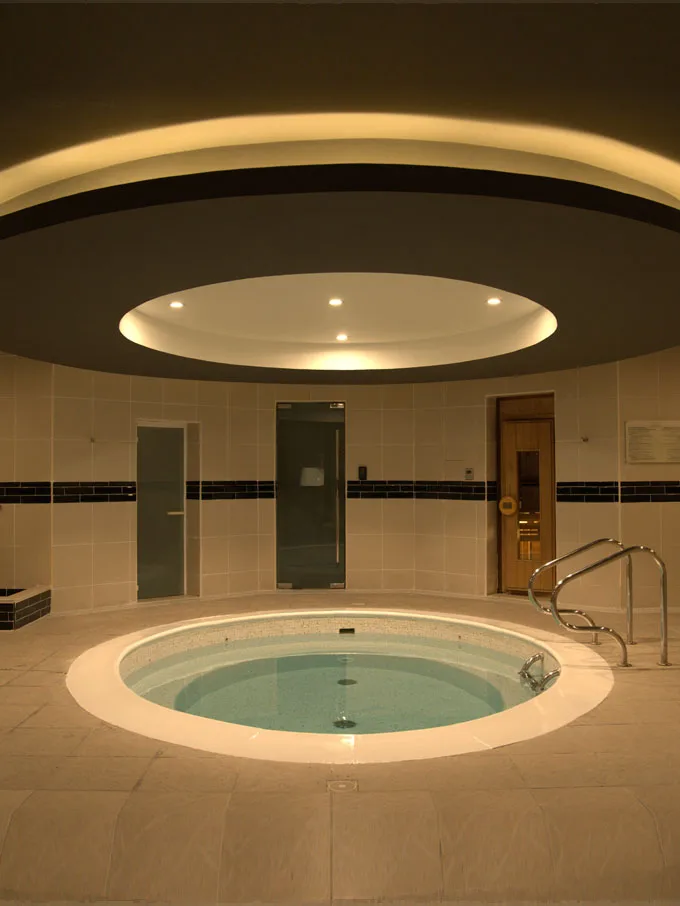Jacuzzi in the relaxation area